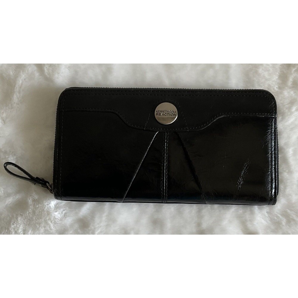 Reaction By Kenneth Cole Women Black Zip Around Organizational Wallet